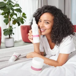 Philip Kingsley Daily Damage Defence Leave-In Conditioner 250ml 9 Philip Kingsley Daily Damage Defence Leave-In Conditioner 250ml -Skincare Store 10620690 1574933815215940