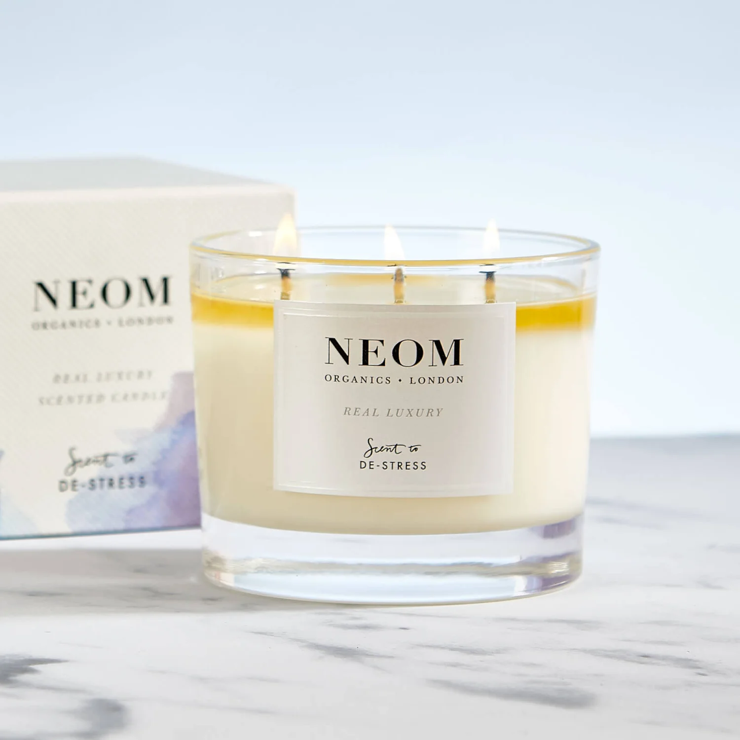 NEOM Real Luxury De-Stress Scented 3 Wick Candle 4 NEOM Real Luxury De-Stress Scented 3 Wick Candle - Image 4