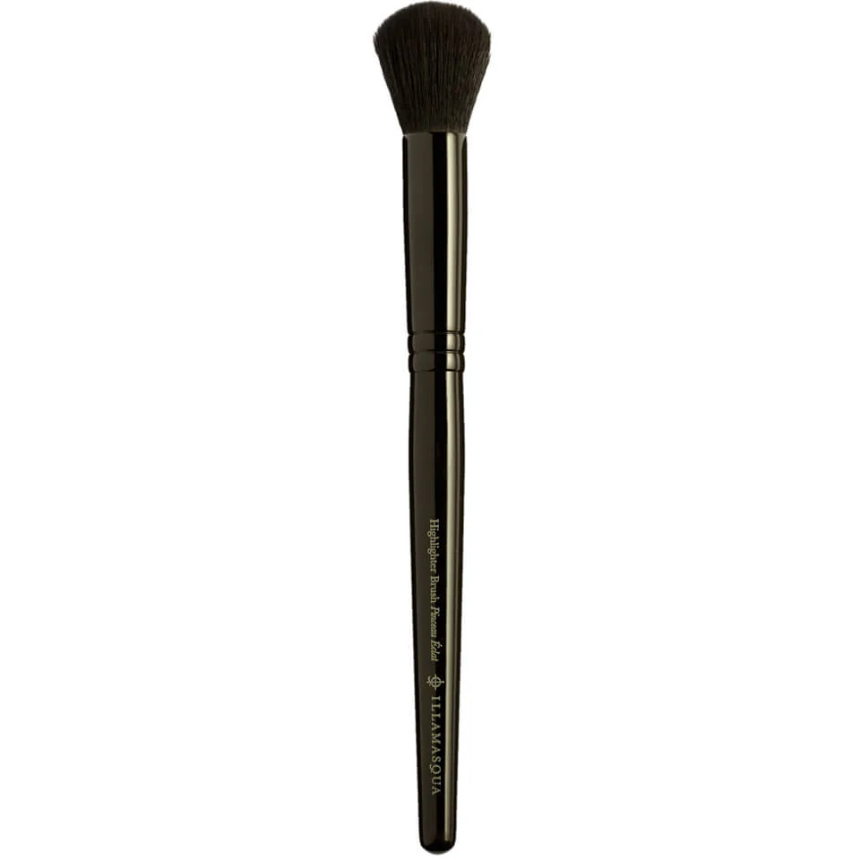 Illamasqua Round Buffing Brush 1 Illamasqua Round Buffing Brush