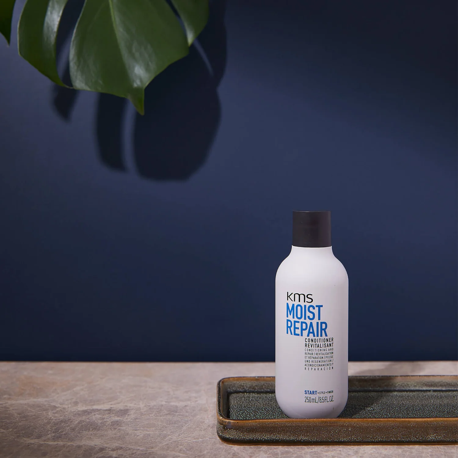 KMS Moist Repair Conditioner 250ml 4 KMS Moist Repair Conditioner 250ml - Image 4