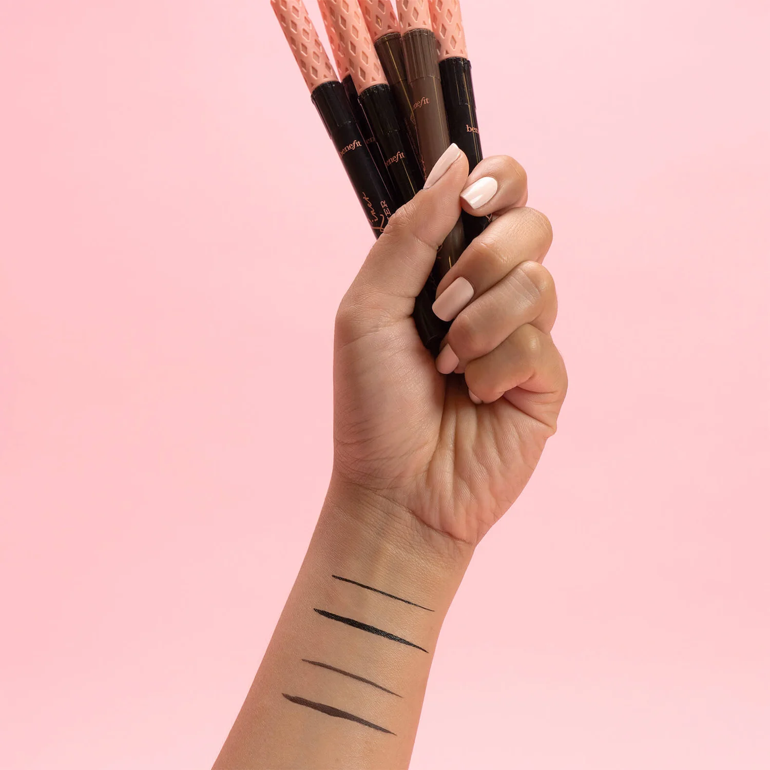 Benefit Roller Liner Liquid Eyeliner Mini Black 2 Benefit Roller Liner Liquid Eyeliner Mini Black - Image 2