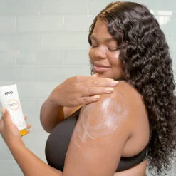 Mio Sun-Drenched Body Wash 200ml -Skincare Store 12093398 1724789826593683