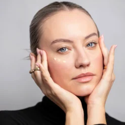 Αντίποδες Kiwi Seed Gold Luminous Eye Cream 30ml -Skincare Store 12305834 1884991523517338