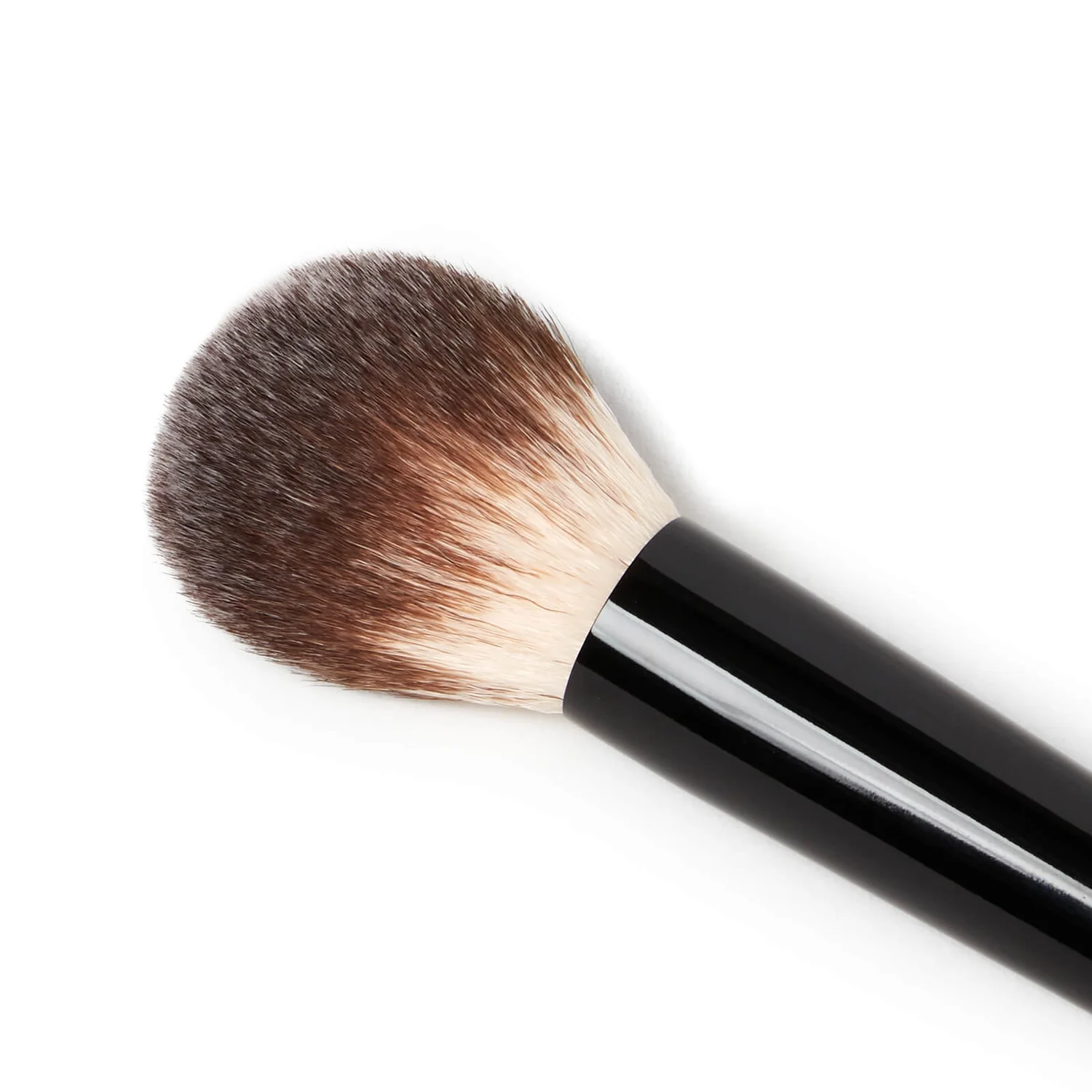 Illamasqua Blusher Brush 3 Illamasqua Blusher Brush - Image 3