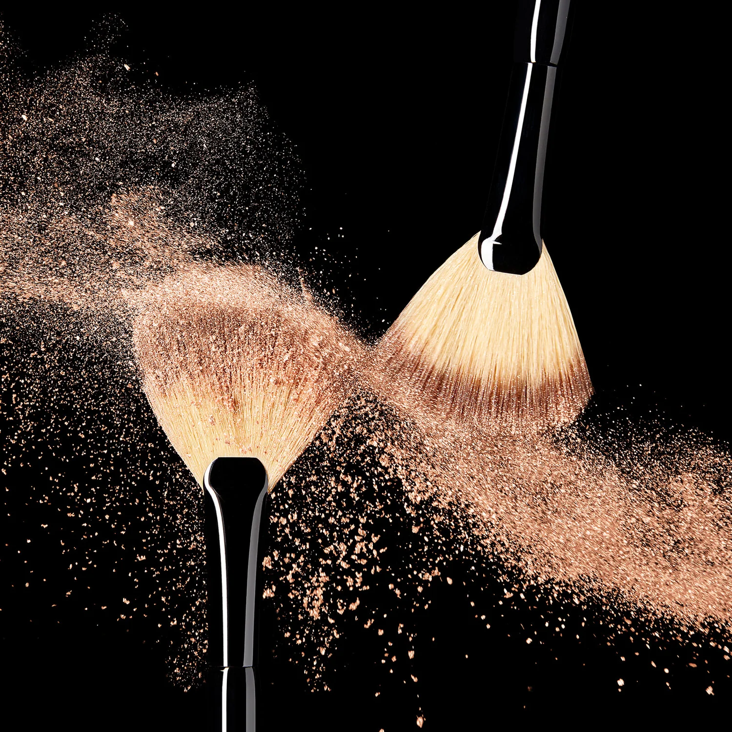 Illamasqua Highlighter Brush 4 Illamasqua Highlighter Brush - Image 4