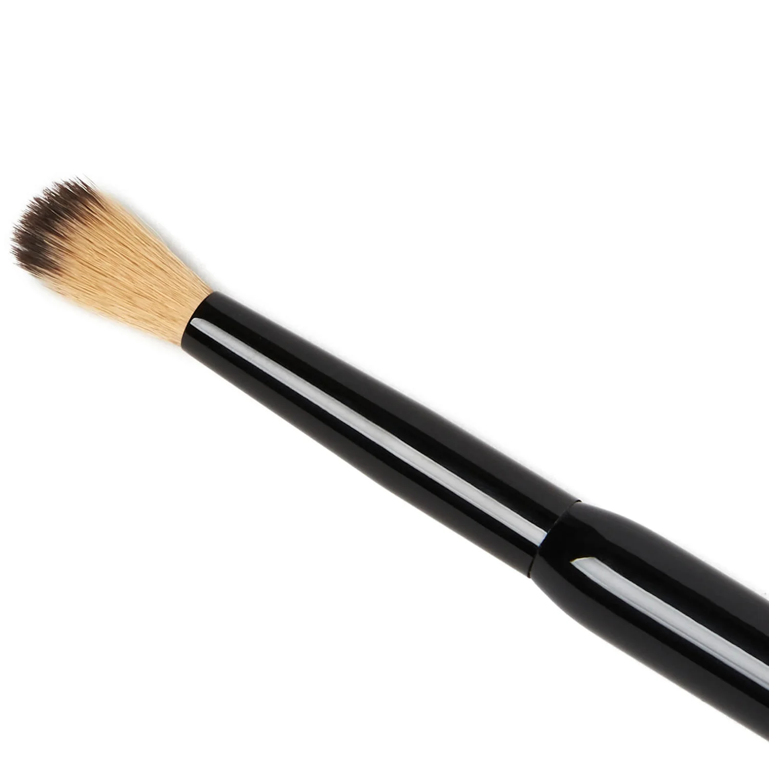 Illamasqua Round Concealer Brush 3 Illamasqua Round Concealer Brush - Image 3
