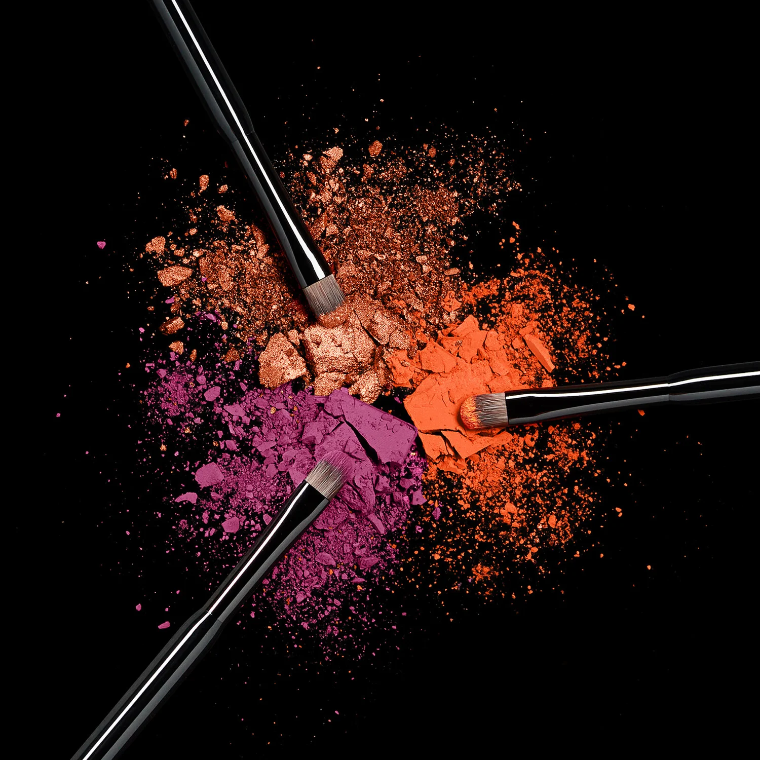 Illamasqua Small Eyeshadow Brush 4 Illamasqua Small Eyeshadow Brush - Image 4