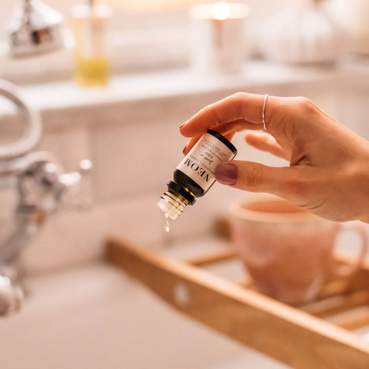 NEOM Complete Bliss Essential Oil Blend 10ml 6 NEOM Complete Bliss Essential Oil Blend 10ml - Image 6