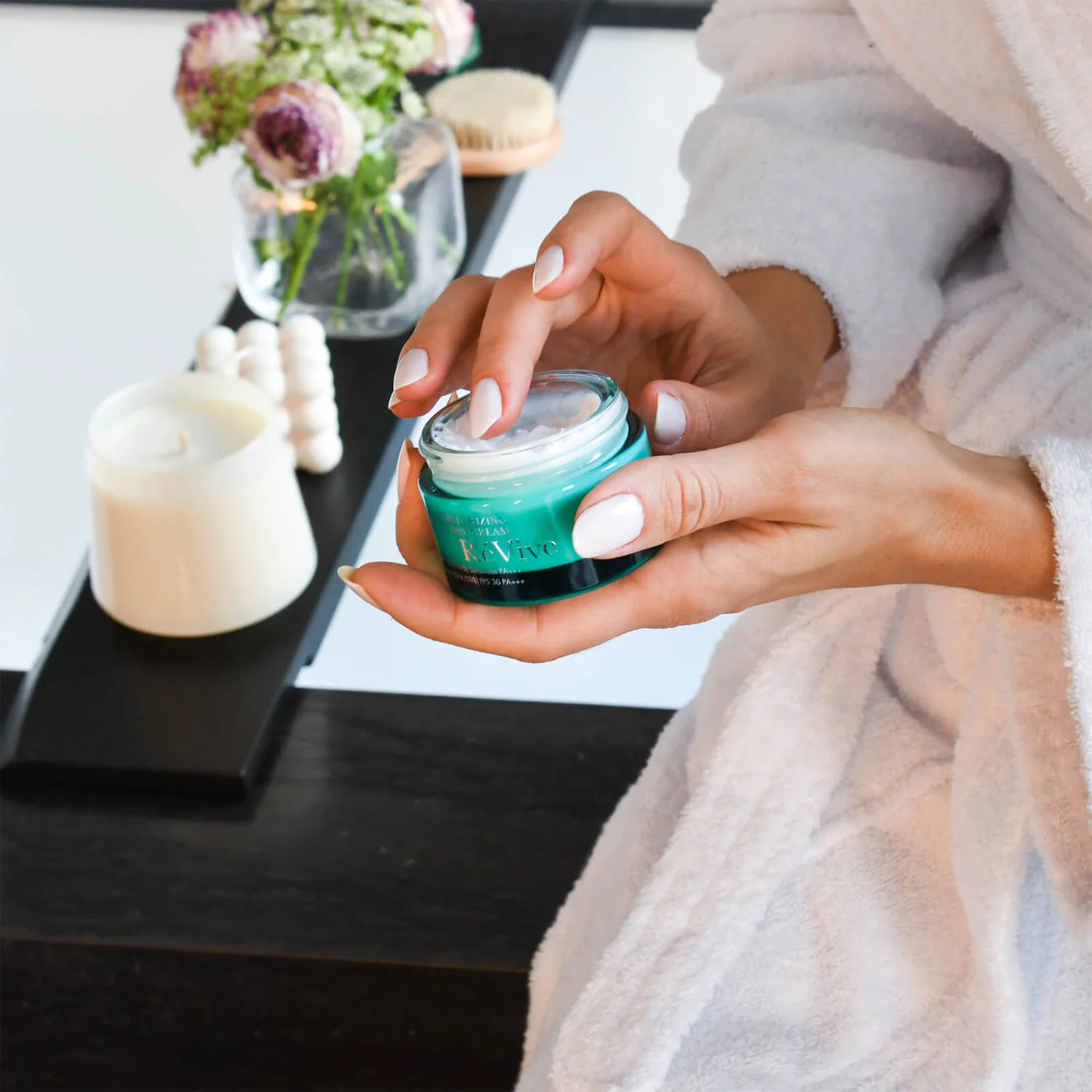 RéVive Moisturising Renewal Day Cream SPF30 Broad Spectrum (UVA/UVB) Sunscreen PA +++ 50ml 7 RéVive Moisturising Renewal Day Cream SPF30 Broad Spectrum (UVA/UVB) Sunscreen PA +++ 50ml - Image 7